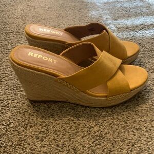 Never worm! Yellow wedges